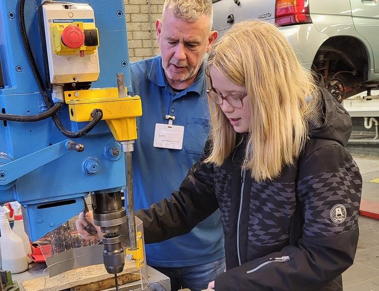 Enthousiaste bezoekers op Open Huis