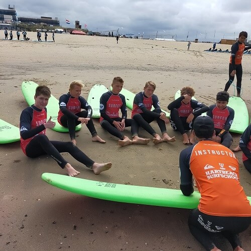 Teambuilding en golfsurfen